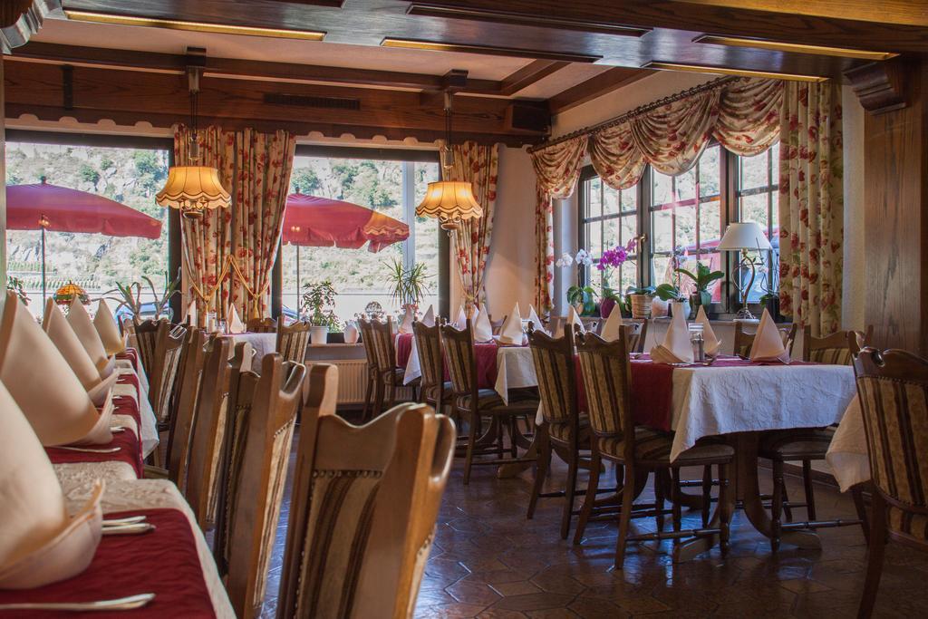 Hotel & Restaurant Krone Kestert Экстерьер фото