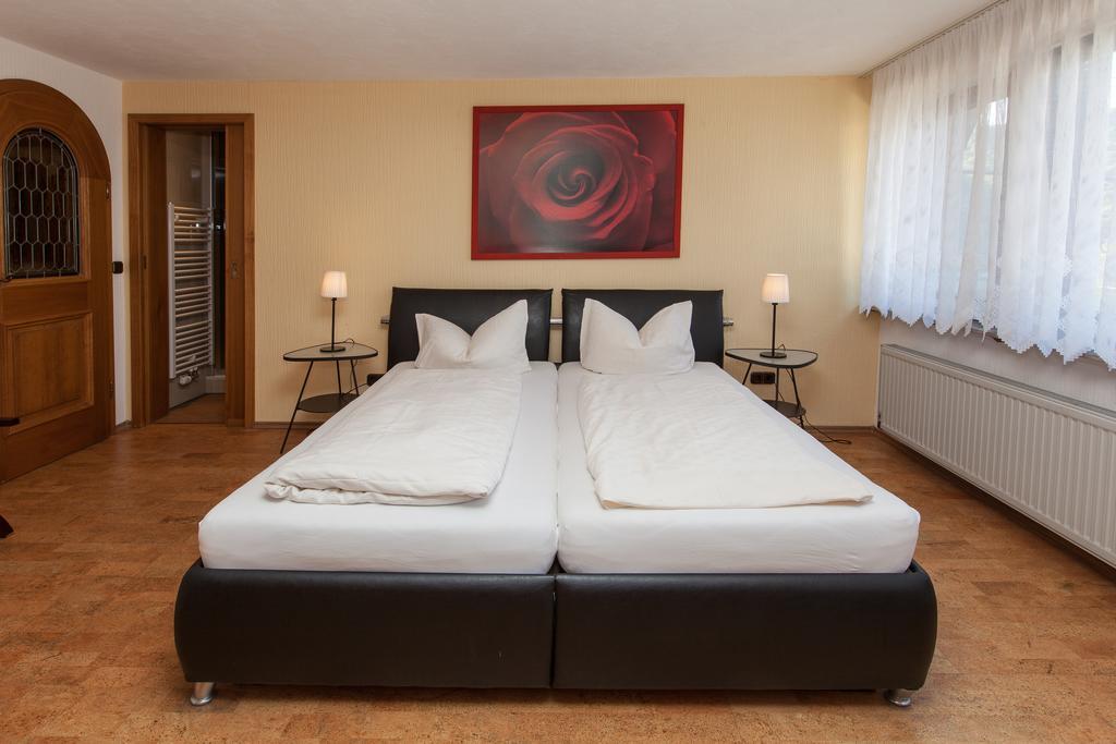 Hotel & Restaurant Krone Kestert Экстерьер фото