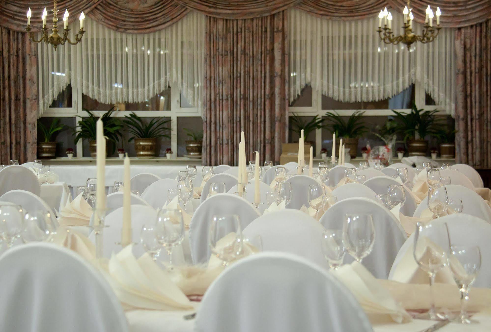 Hotel & Restaurant Krone Kestert Экстерьер фото